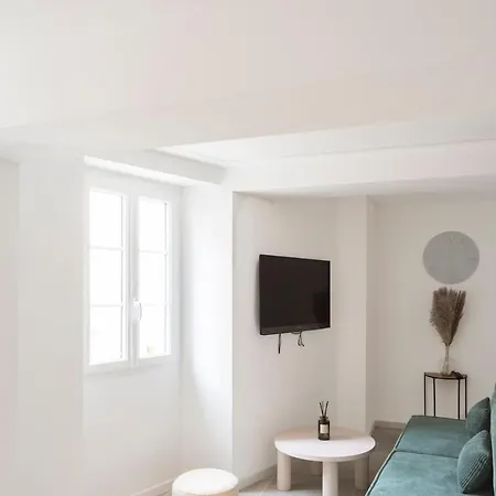 Cozy Modern T2 - Old Village Apartment Mougins